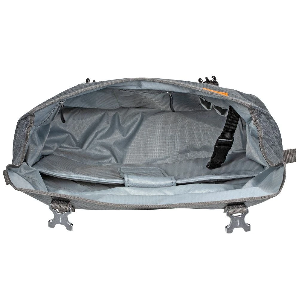 ORTLIEB Commuter-Bag Two Urban - QL3.1 Bike Pannier - 20L - Pepper 7 ORTLIEB Commuter-Bag Two Urban - QL3.1 Bike Pannier - 20L - Pepper - Image 5