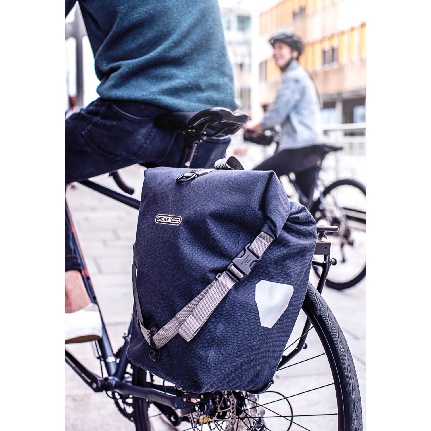 ORTLIEB Back-Roller Urban - QL2.1 Bike Pannier - 20L - Ash Rose 10 ORTLIEB Back-Roller Urban - QL2.1 Bike Pannier - 20L - Ash Rose - Image 8