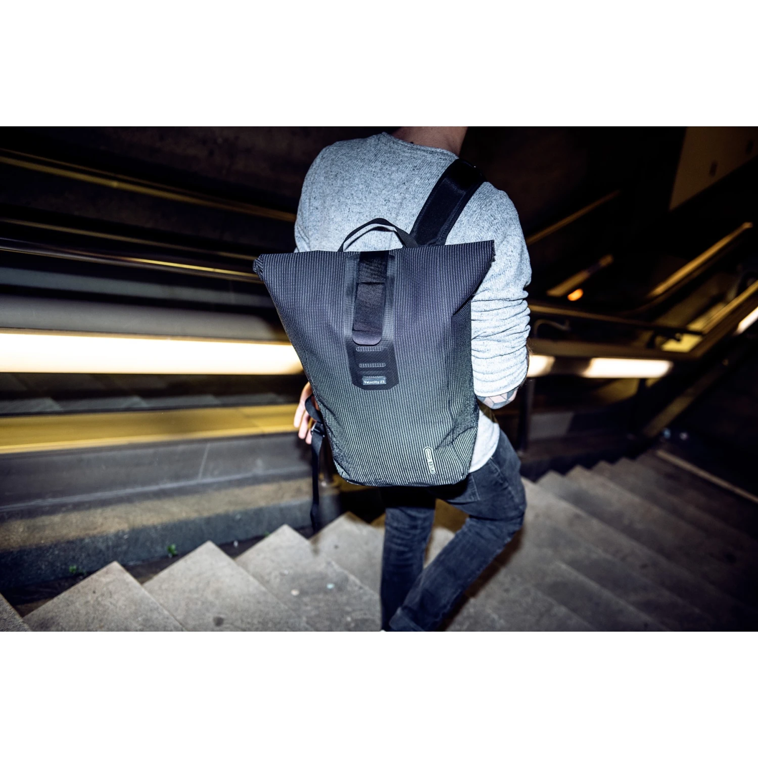 ORTLIEB Velocity High Visibility - 23L Backpack - Black Reflective 9 ORTLIEB Velocity High Visibility - 23L Backpack - Black Reflective - Image 7