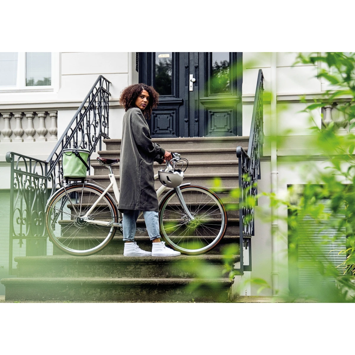 ORTLIEB Up-Town Rack City - Bike Basket - 17.5L - Pistachio 10 ORTLIEB Up-Town Rack City - Bike Basket - 17.5L - Pistachio - Image 8